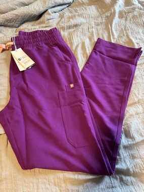 FIGS Limited Edition Magic Purple Cargo Scrub Pants NWT